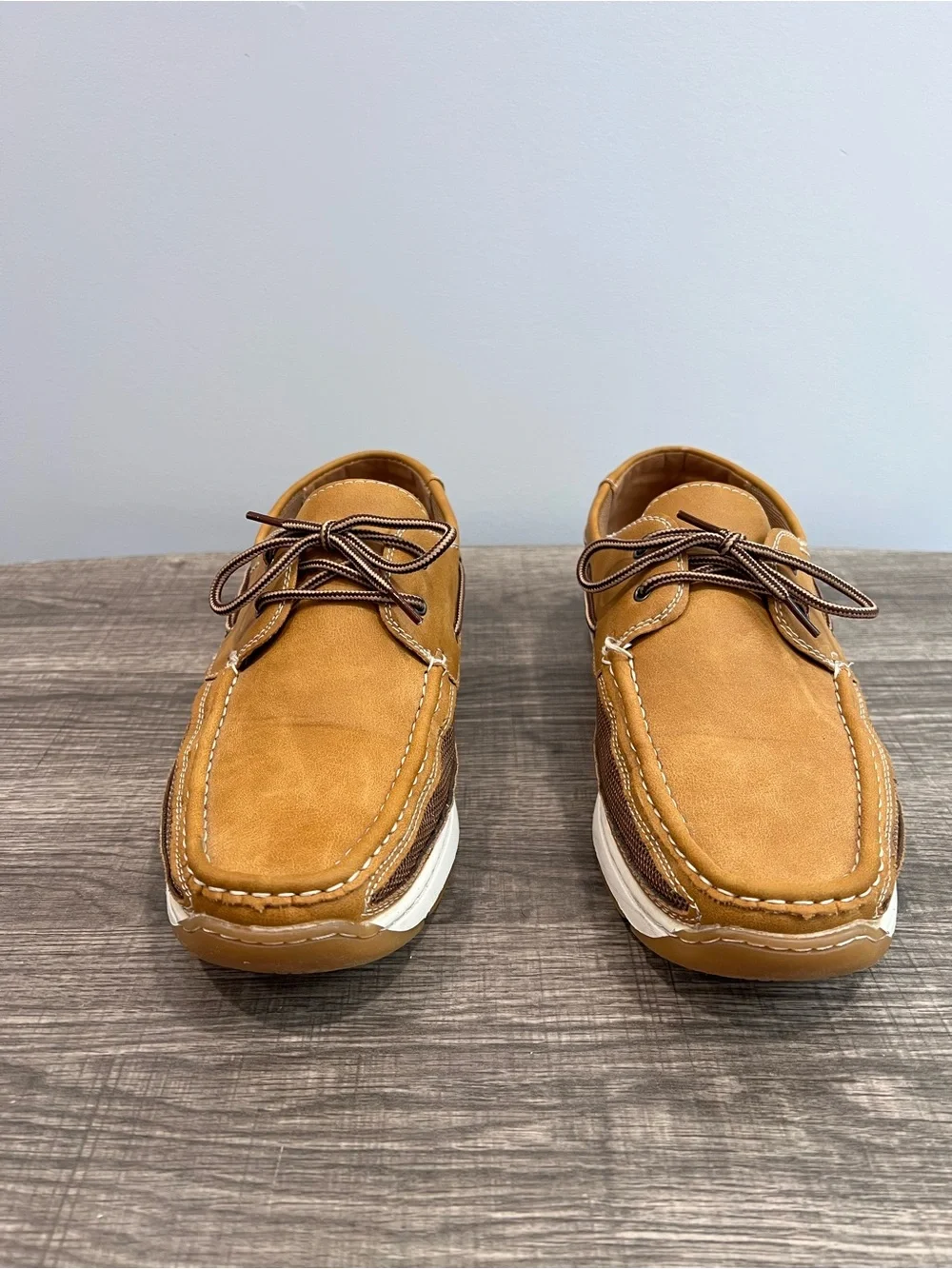 Men's Tan Boat Shoes with Lace-Up Comfort